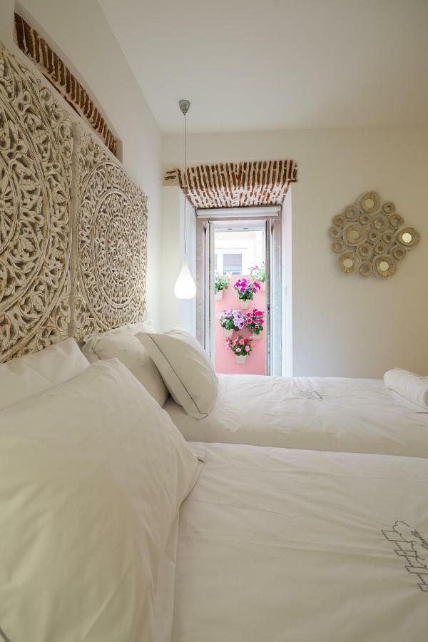 Sunshine House - Exclusive Apartment - Home By The Castle Lisbon Exterior photo